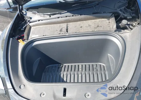 2023 Tesla Model Y Awd/Long Range Dual Motor All-Wheel Drive z USA, uszkodzony, nr VIN 7SAYGDEE8PA055902